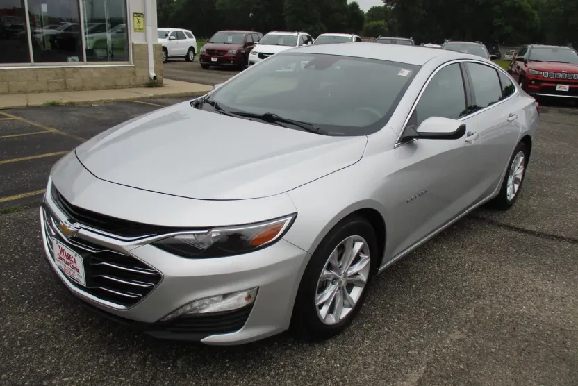2021 Chevrolet Malibu 1LT photo 1