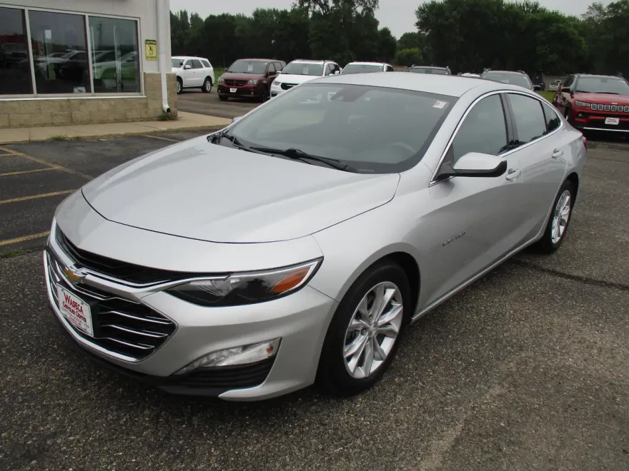 2021 Chevrolet Malibu 1LT photo 1