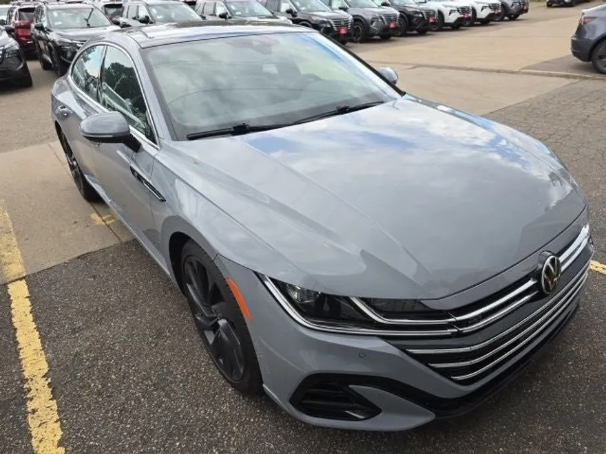 2022 Volkswagen Arteon SEL R-Line photo 1