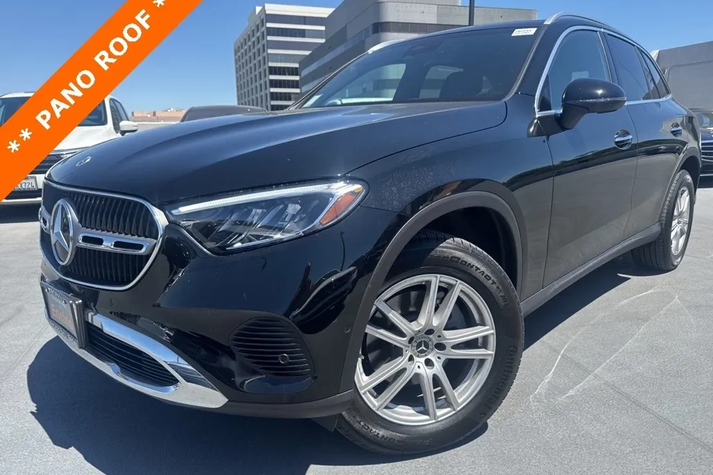 2025 Mercedes Benz GLC 300 photo 1