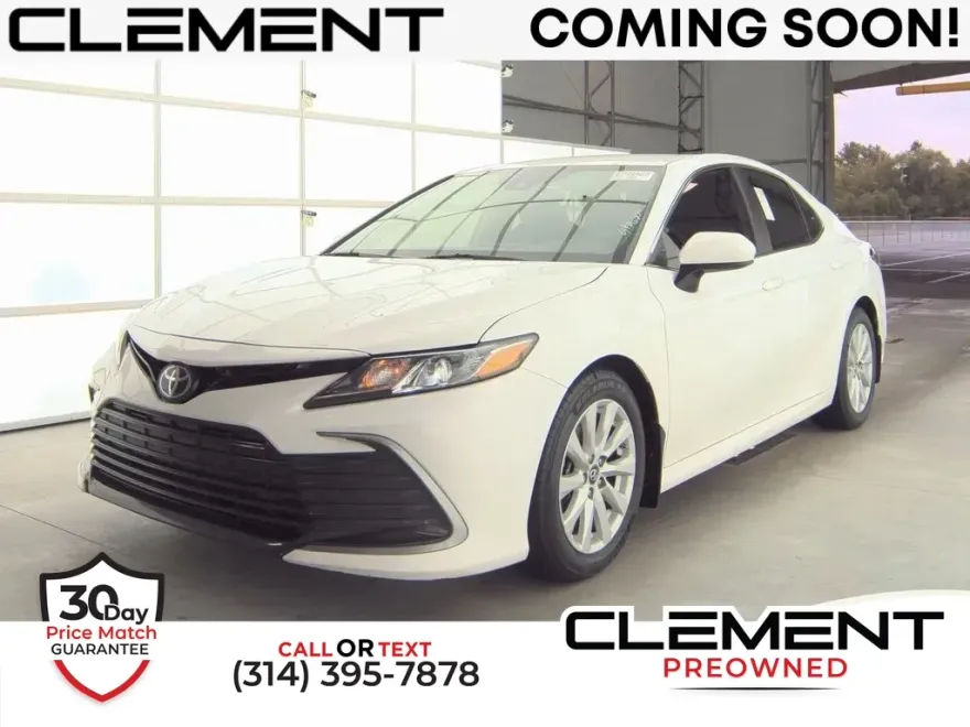 2022 Toyota Camry LE photo 1