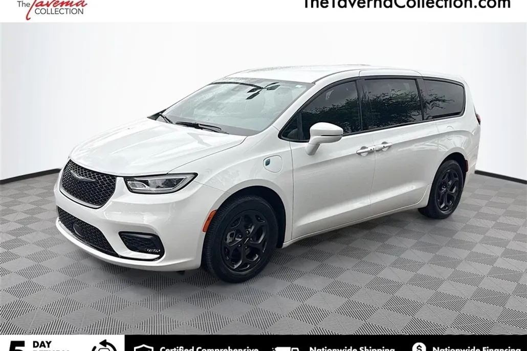 2022 Chrysler Pacifica Hybrid Touring L photo 1