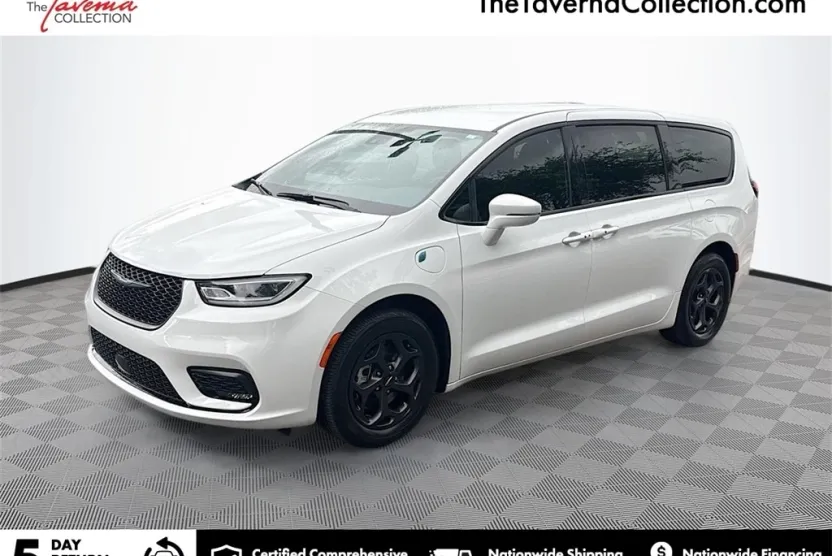 2022 Chrysler Pacifica Hybrid Touring L photo 1