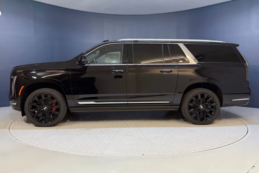 2025 Cadillac Escalade ESV Premium Luxury photo 1