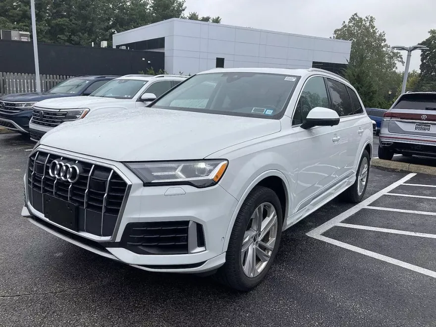2022 Audi Q7 55 Premium Plus photo 2