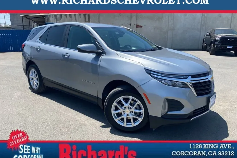 2024 Chevrolet Equinox LT photo 1