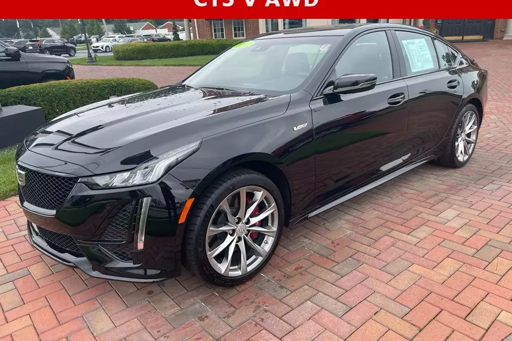2024 Cadillac CT5 V photo 1