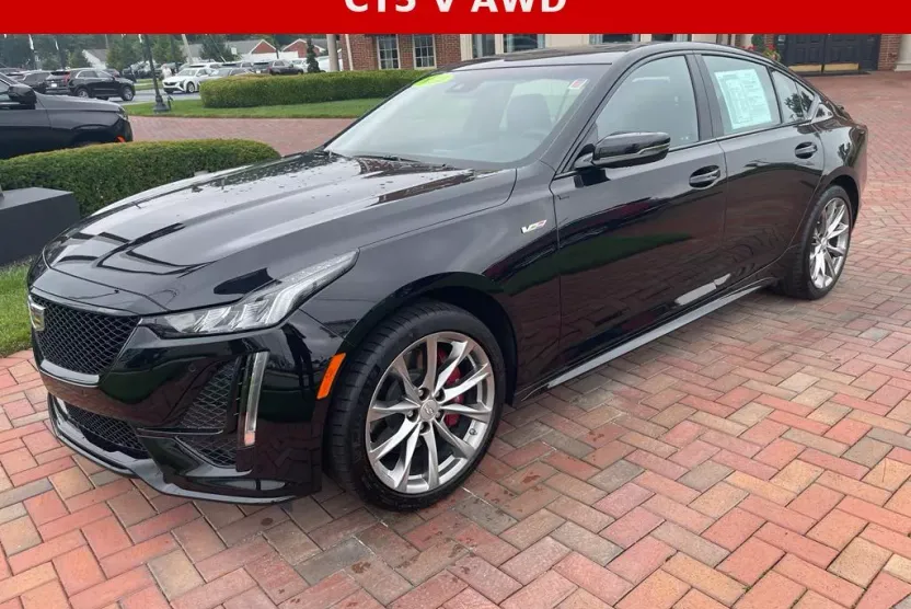 2024 Cadillac CT5 V photo 1
