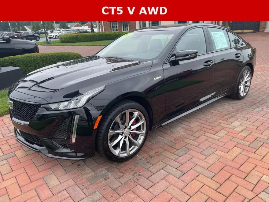 2024 Cadillac CT5 V photo 1