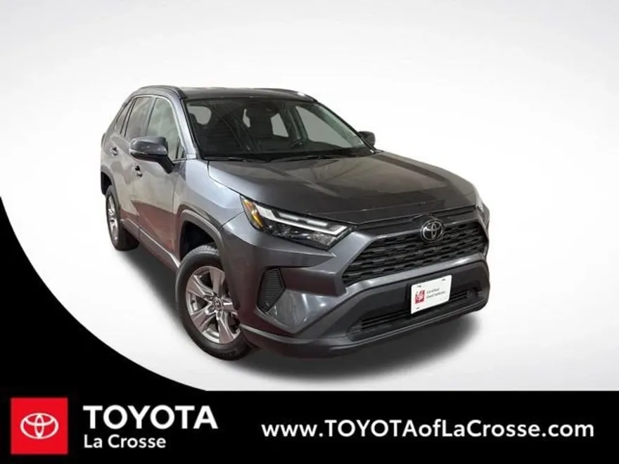 2024 Toyota RAV4 XLE photo 1