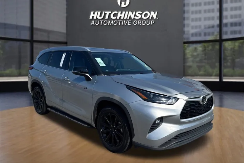 2022 Toyota Highlander XLE photo 1