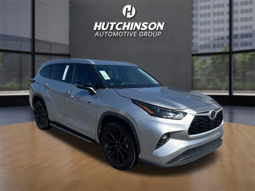 2022 Toyota Highlander XLE photo 1