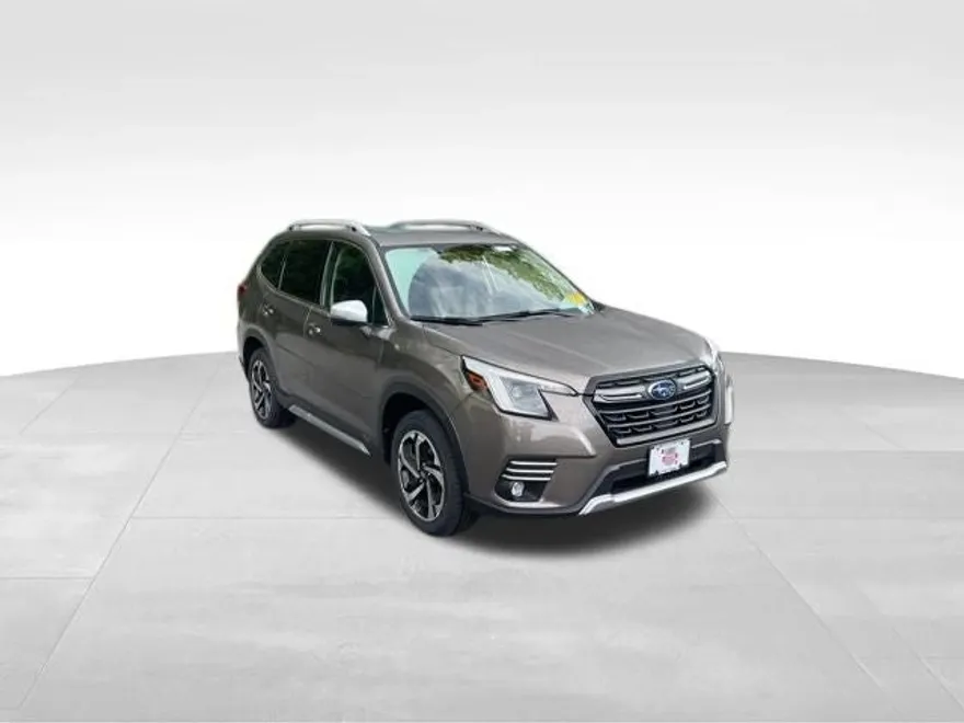2022 Subaru Forester Touring photo 1