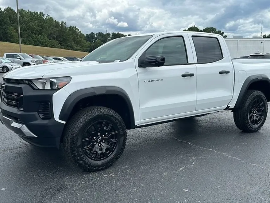 2026 Chevrolet Colorado Trail Boss photo 1
