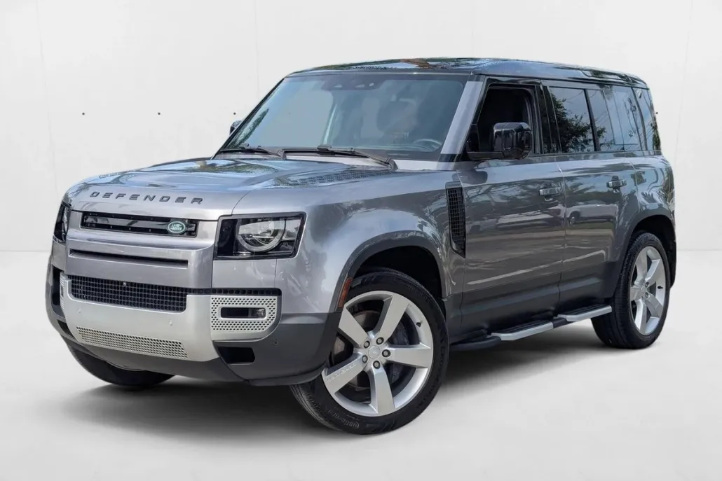 2024 Land Rover Defender SE photo 1