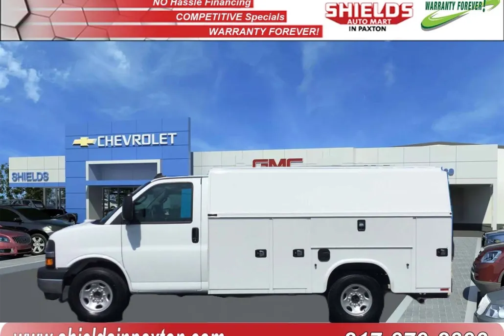 2025 Chevrolet Express 3500 Cutaway Van photo 1
