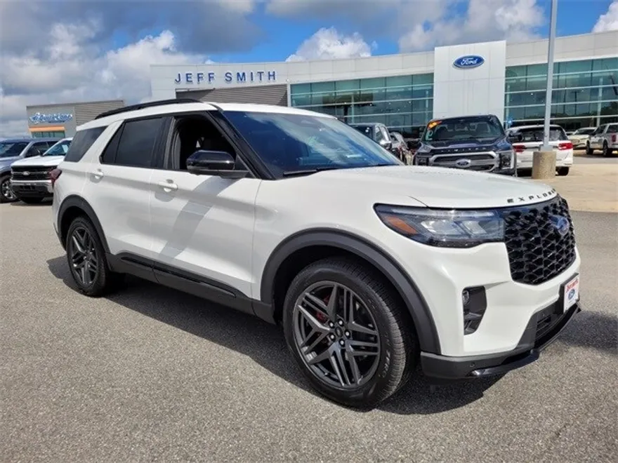 2025 Ford Explorer ST photo 1