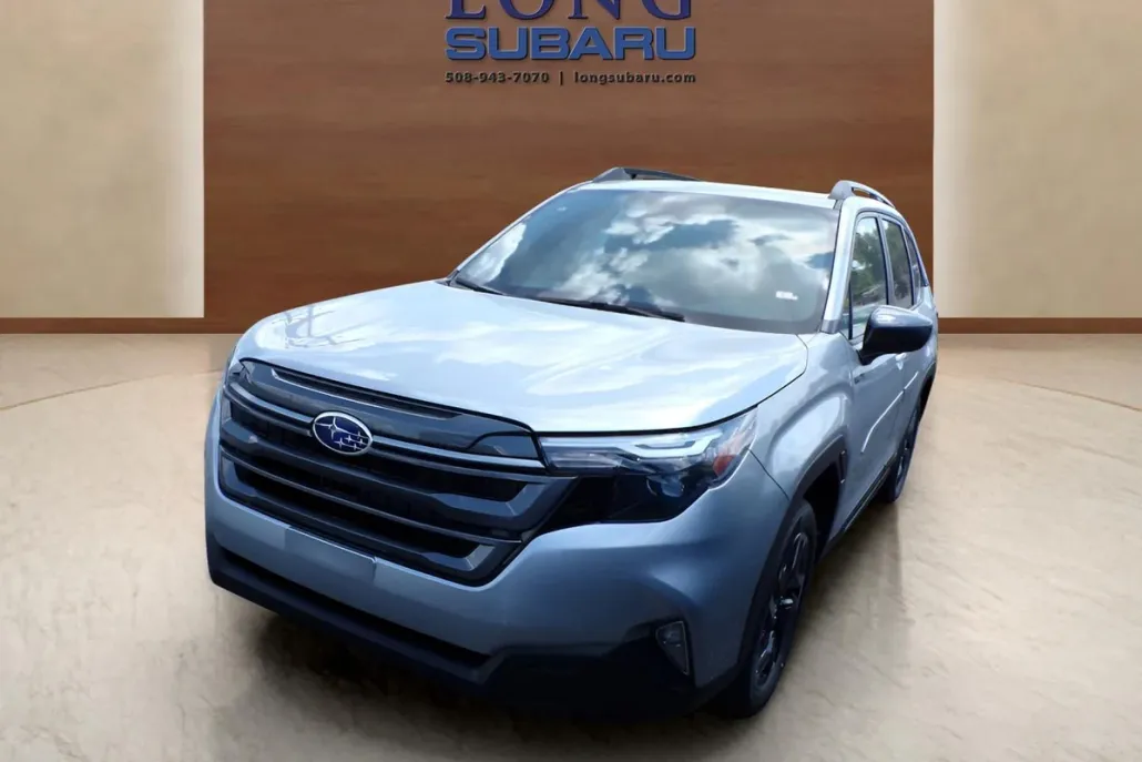 2025 Subaru Forester Premium photo 1