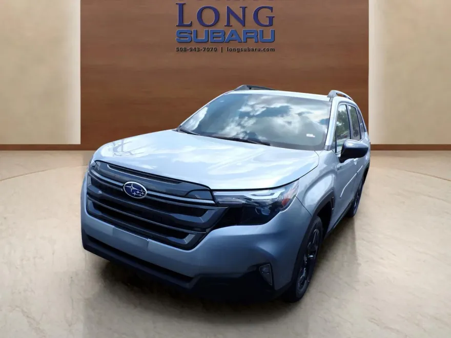 2025 Subaru Forester Premium photo 1