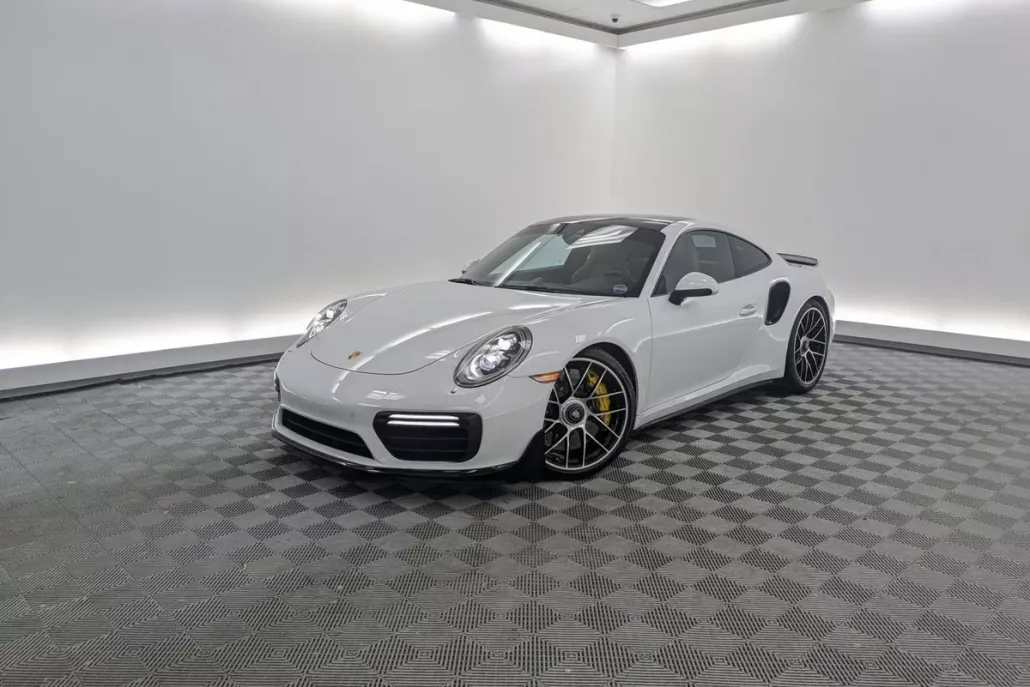 2017 Porsche 911 Turbo S photo 1