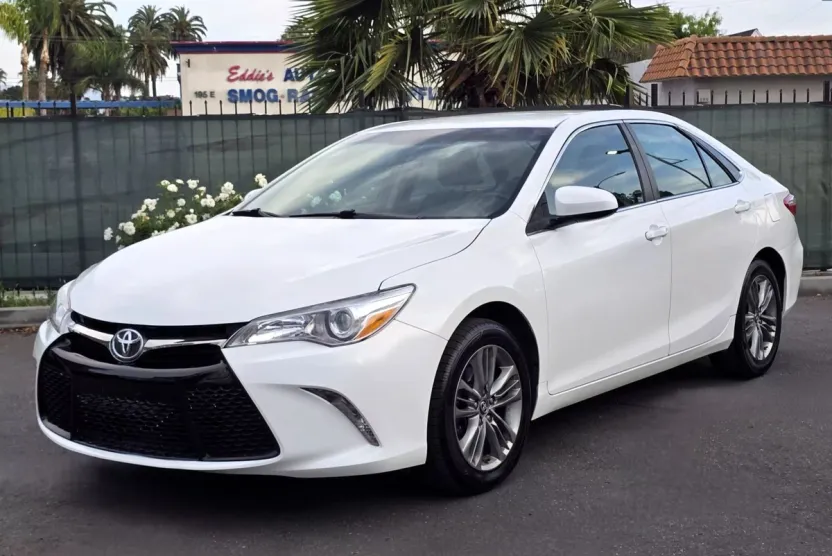 2017 Toyota Camry XLE XSE photo 1
