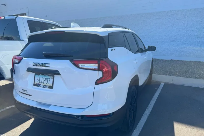 2024 Gmc Terrain SLE photo 1