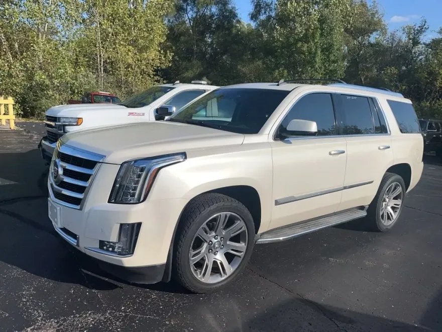 2015 Cadillac Escalade Luxury photo 1