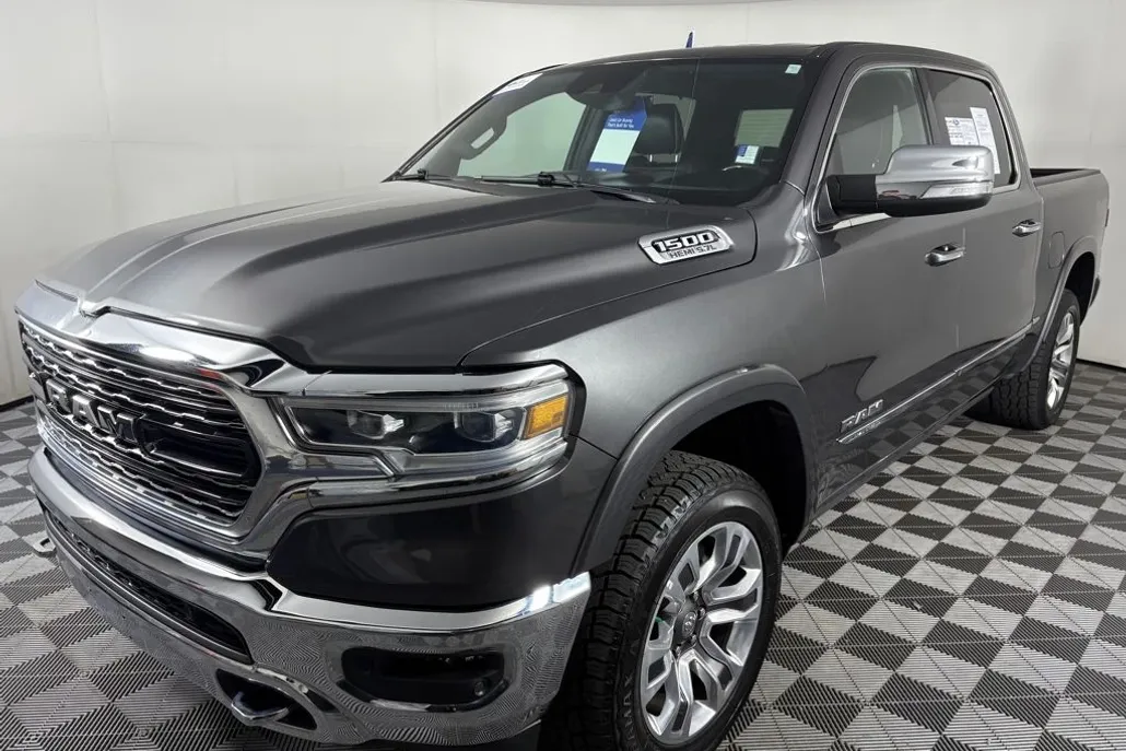 2022 Ram 1500 Limited photo 1