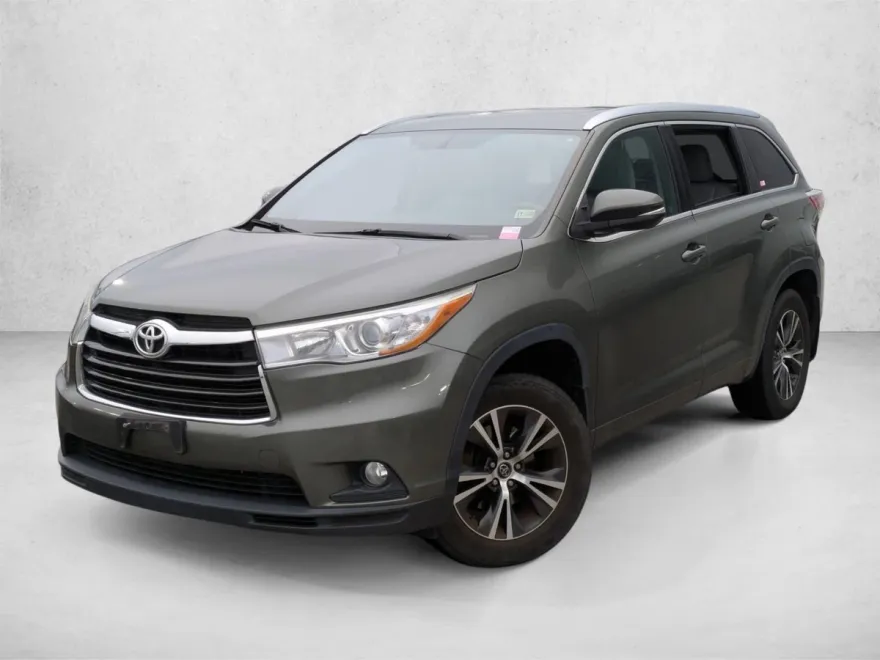 2016 Toyota Highlander XLE photo 1