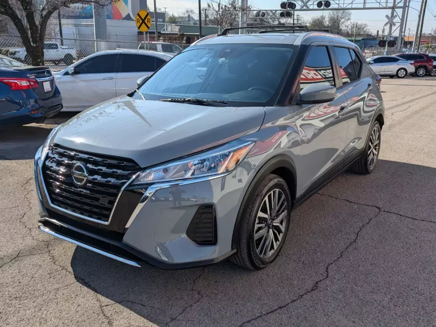 2021 Nissan Kicks SV photo 1
