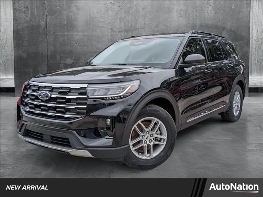 2025 Ford Explorer photo 1