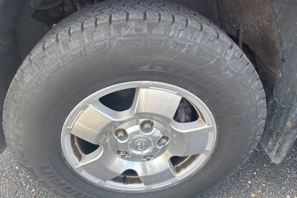 2010 Toyota Tundra Grade photo 1