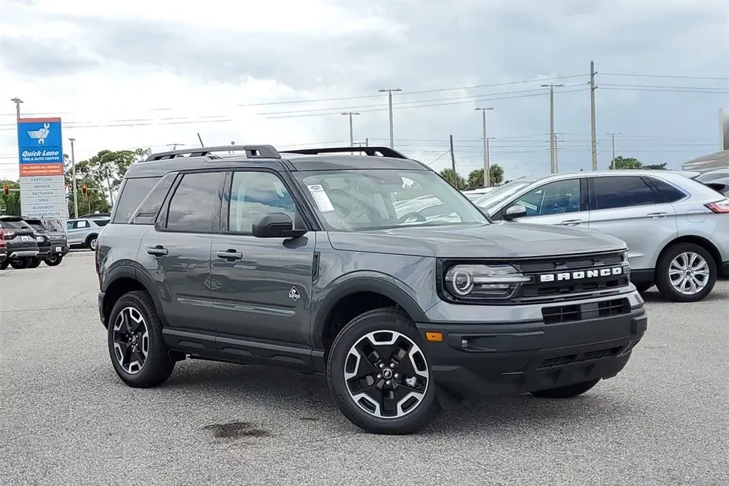 2024 Ford Bronco Sport Outer Banks photo 1