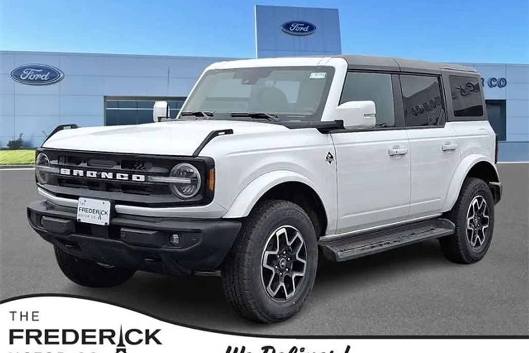 2025 Ford Bronco Outer Banks photo 1