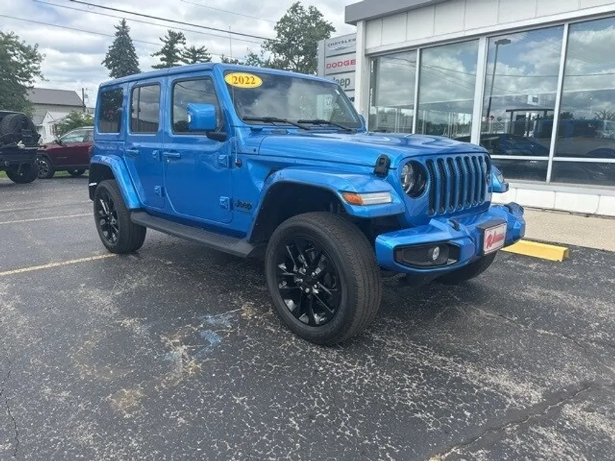 2022 Jeep Wrangler Unlimited Sahara High Altitude photo 3