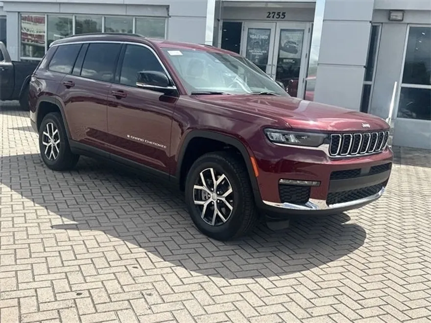 2025 Jeep Grand Cherokee Limited photo 4