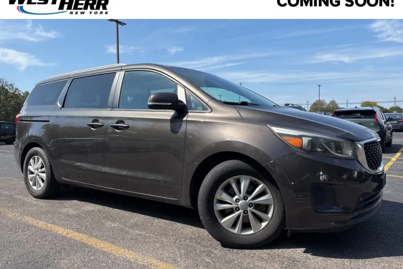 2017 Kia Sedona LX photo 1