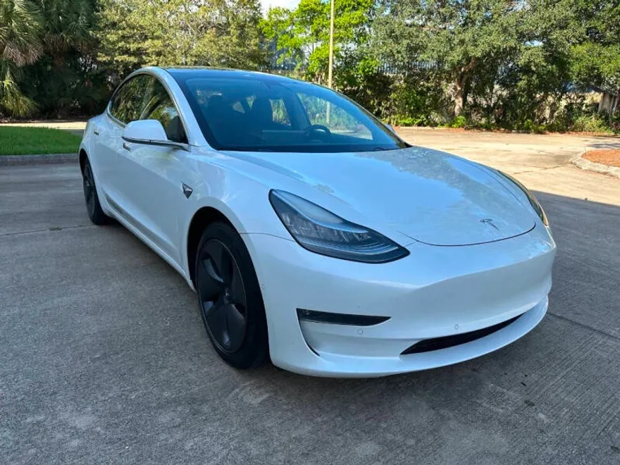 2019 Tesla Model 3 Long Range photo 1