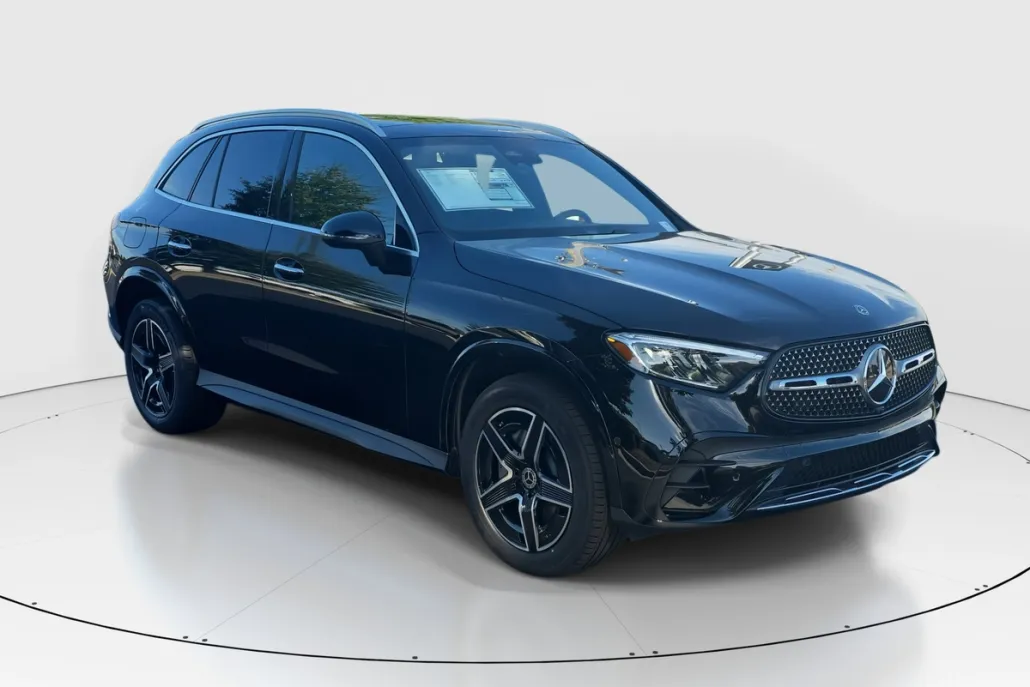 2026 Mercedes Benz GLC 300 photo 1