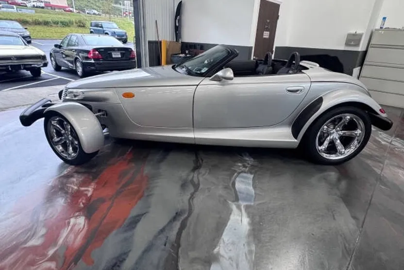 2000 Plymouth Prowler Base photo 1