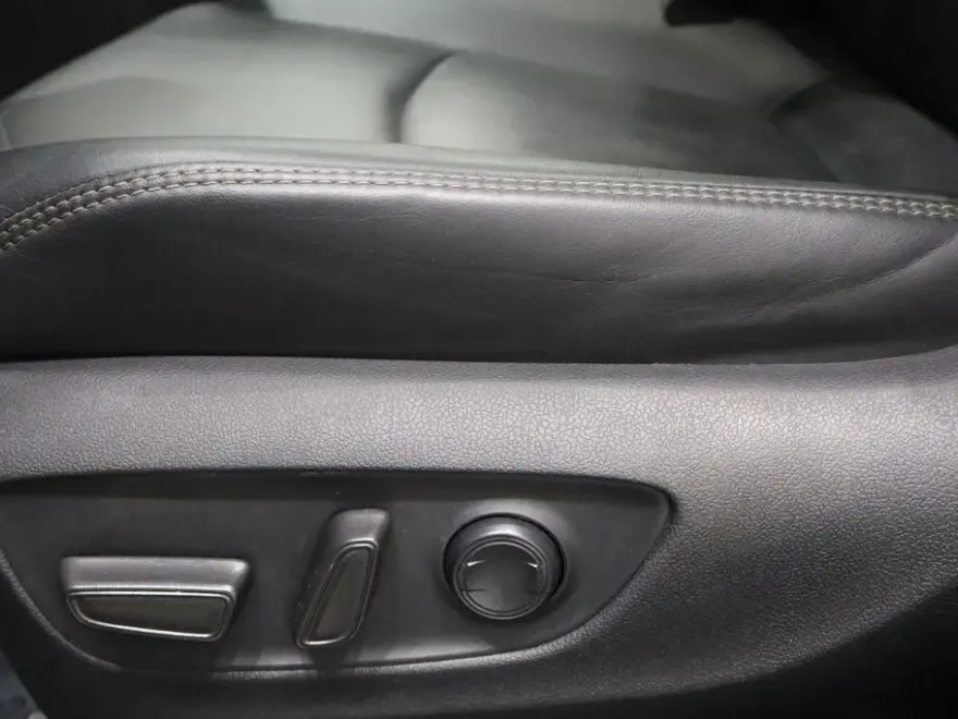 2024 Toyota RAV4 XLE Premium photo 15