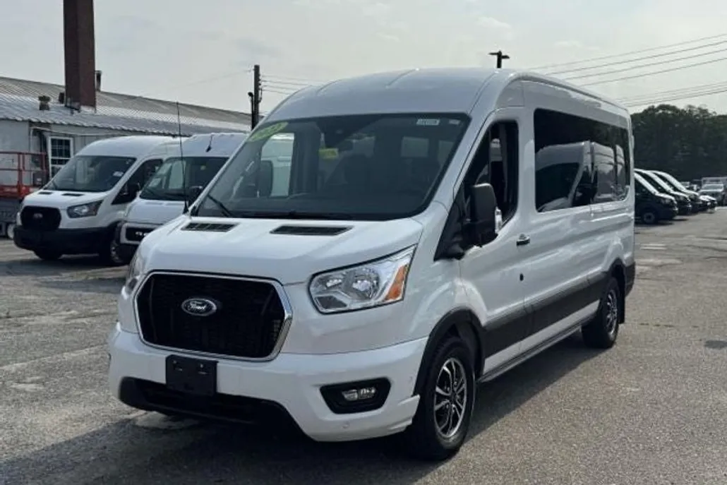 2022 Ford Transit XLT photo 1