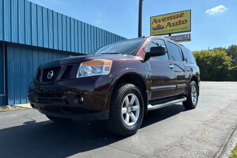 2015 Nissan Armada SV photo 1