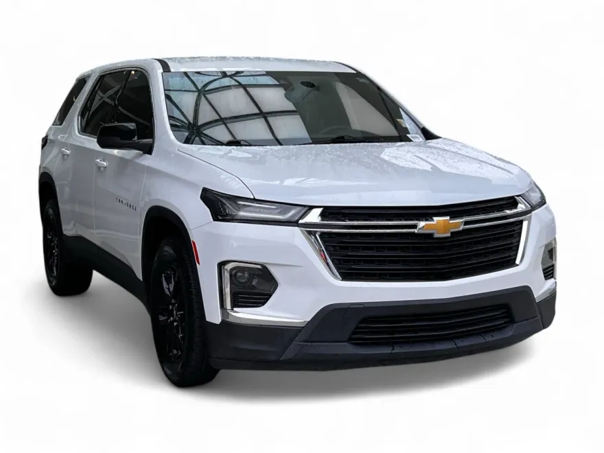 2023 Chevrolet Traverse LS photo 1