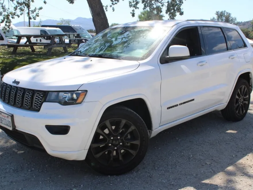 2018 Jeep Grand Cherokee Altitude photo 1