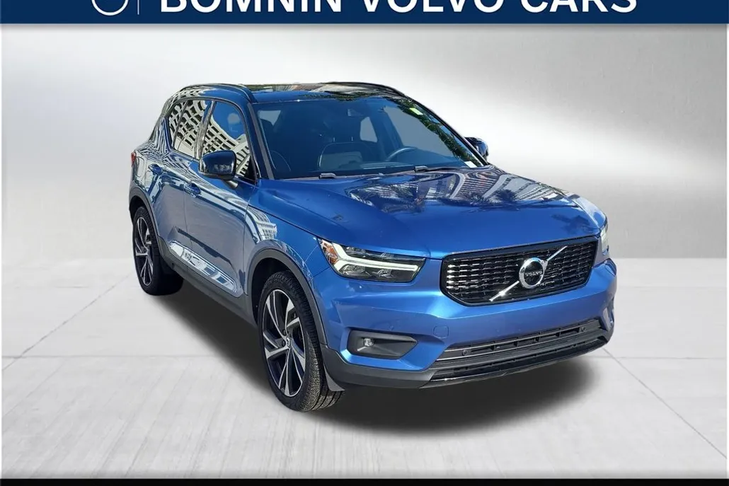 2020 Volvo XC40 T5 R-Design photo 1