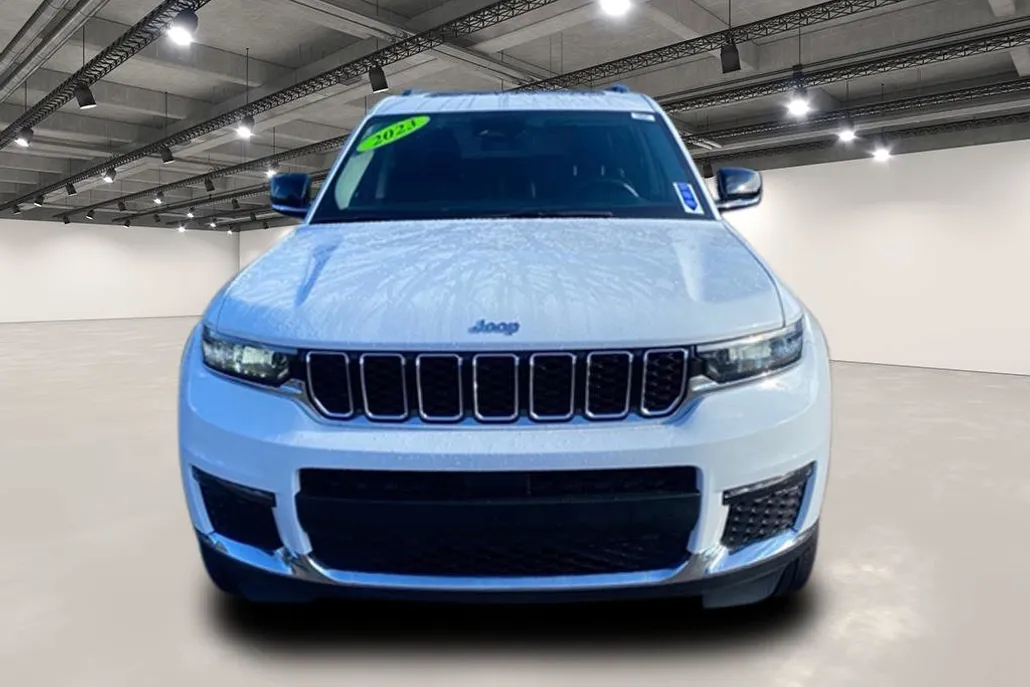 2023 Jeep Grand Cherokee Limited photo 1
