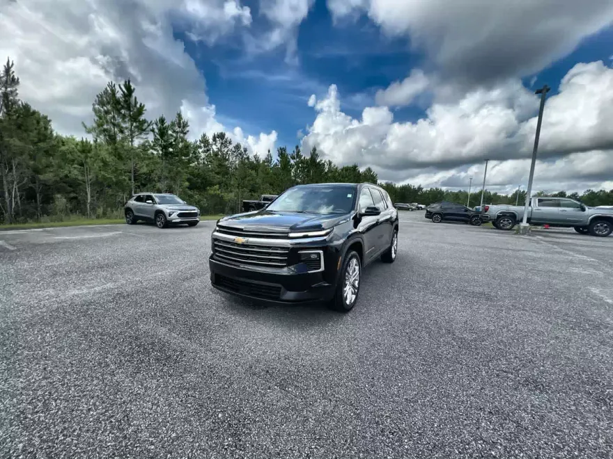 2025 Chevrolet Traverse photo 1