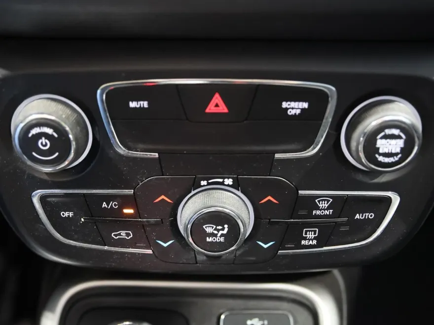 2019 Jeep Compass Latitude photo 14