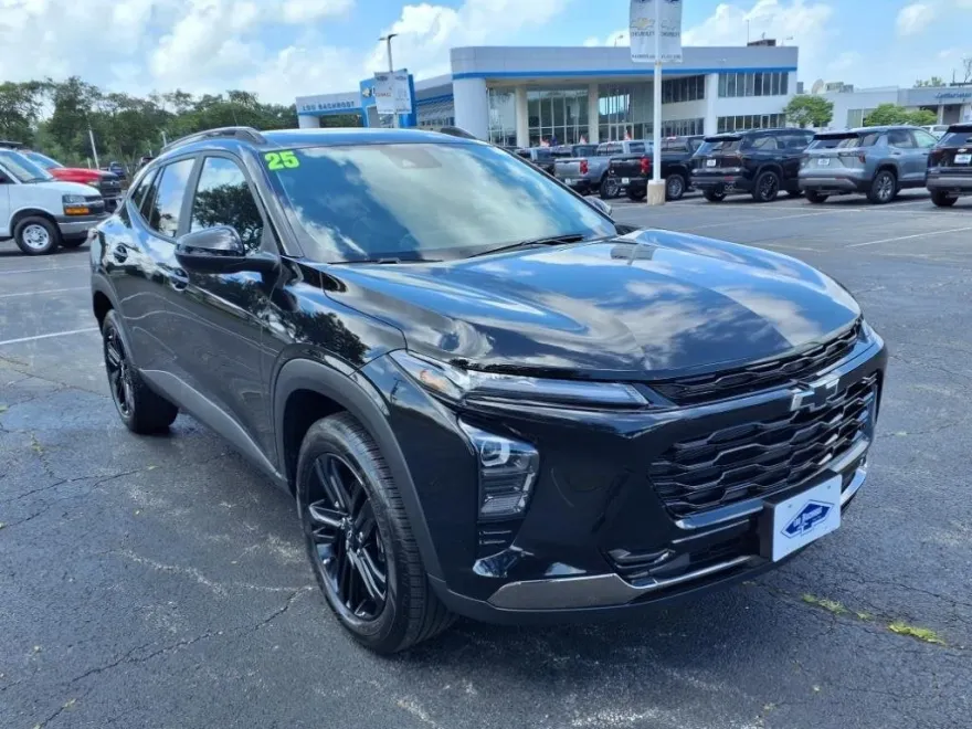 2025 Chevrolet Trax ACTIV photo 1